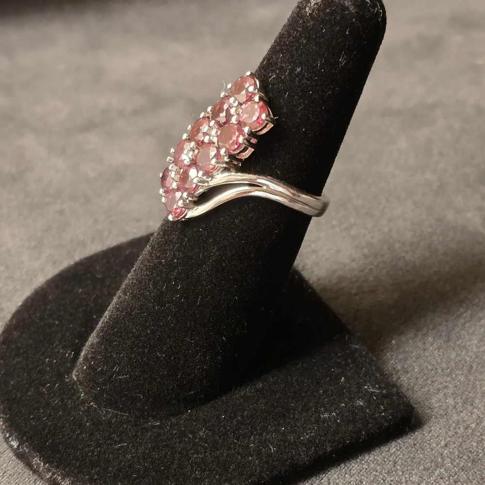 .925 Sterling Silver Wine Garnet Ring Ladies Size 6 - Picture 5 of 7